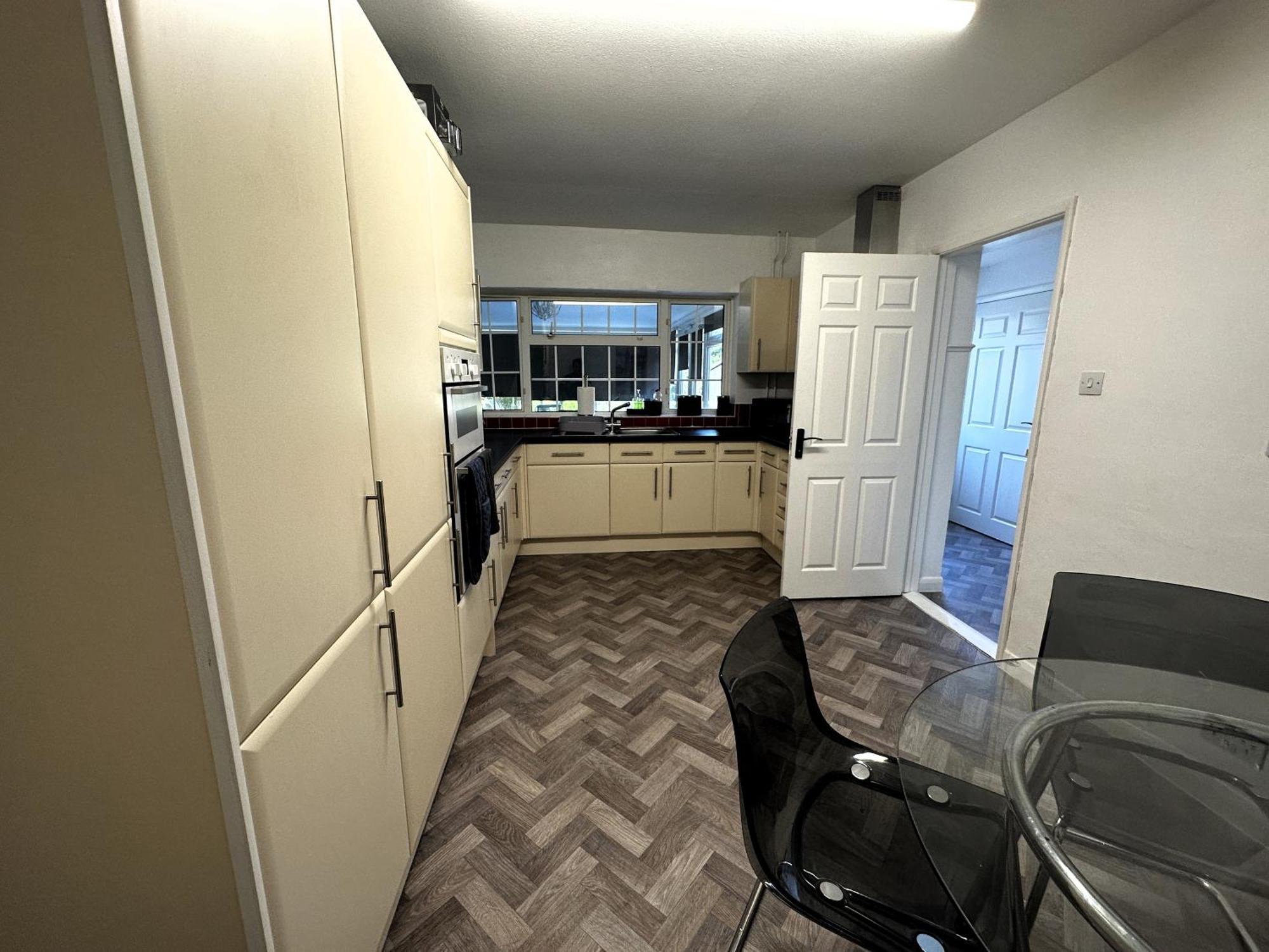 Kennedy Villa - 5 Bedroom House With Hot Tub, Wifi, Free Parkings, Close To Bicester Village Dış mekan fotoğraf